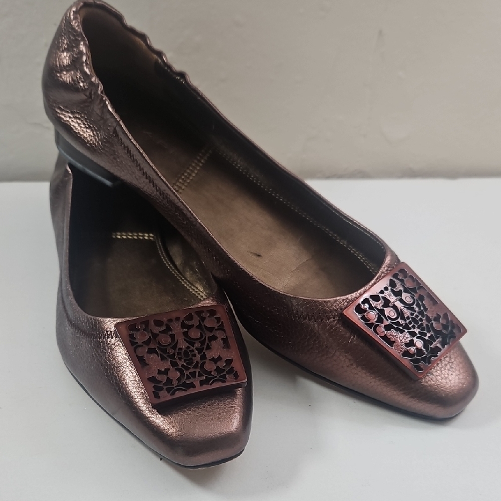 Tahari Ballet Flats Size 7.5 See Description